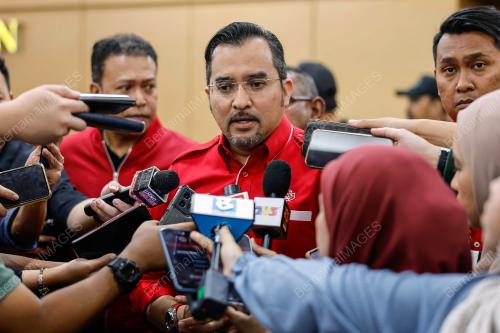 DATUK DR ASYRAF WAJDI DUSUKI