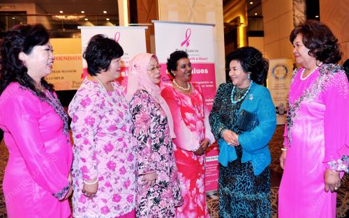 KL29_04062012_PINK_RIBBON