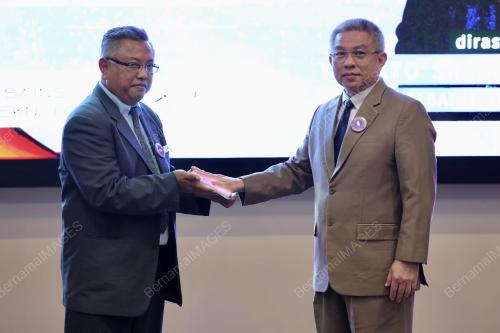 DATUK SERI DR ADHAM BABA