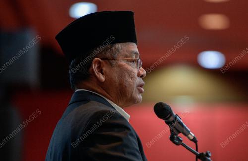 DATUK DR MOHD NA'IM MOKHTAR