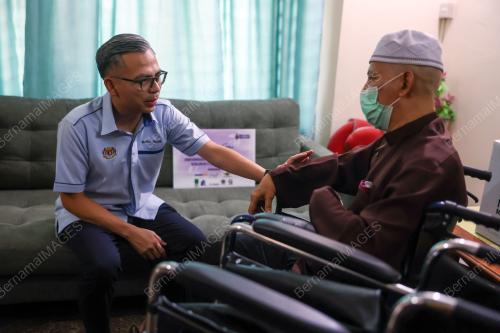 FAHMI FADZIL
