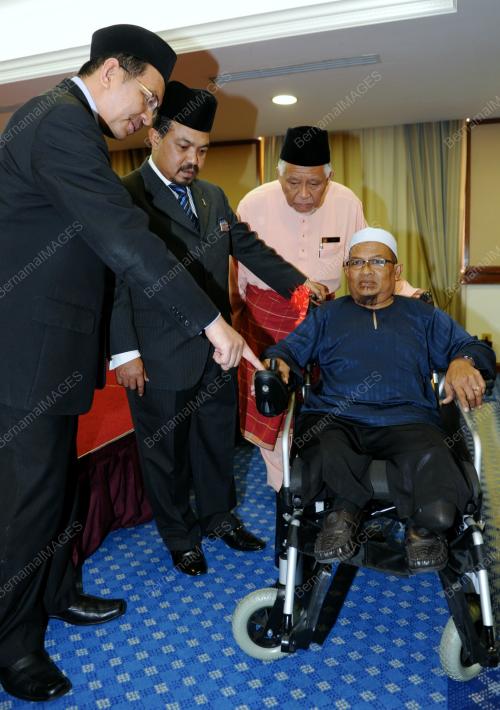 DATUK SERI JAMIL KHIR BAHAROM