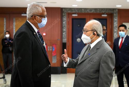 PERSIDANGAN PARLIMEN PENGGAL KETIGA