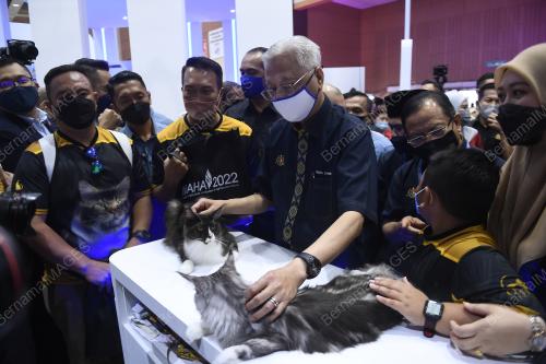 DATUK SERI ISMAIL SABRI YAAKOB