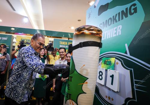 DATUK SERI DR. DZULKEFLY AHMAD