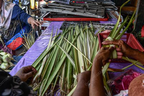 KELONGSONG KETUPAT