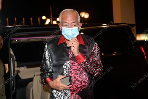 DATUK SERI MAHDZIR KHALID