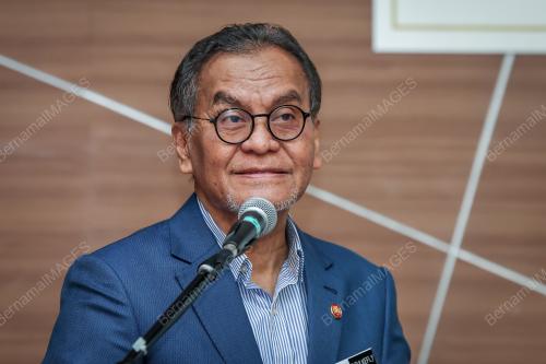 DATUK SERI DR DZULKEFLY AHMAD