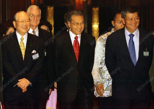 DR MAHATHIR MOHAMAD