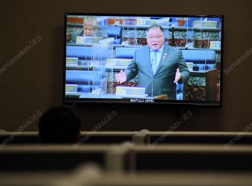 PERSIDANGAN PARLIMEN PENGGAL KETIGA 
