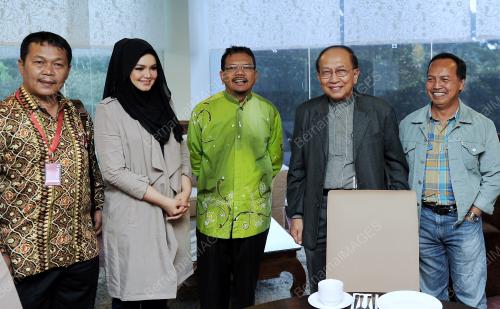 KL29_12032015_RAIS_SITI