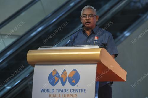 TAN SRI NOH OMAR