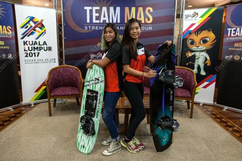 KL29_12072017_SKI_AIR_BN201707119153