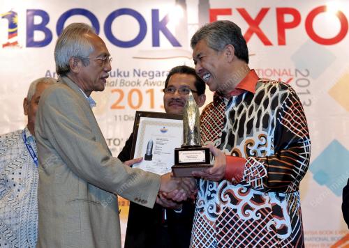 KL29_12122013_PAMERAN