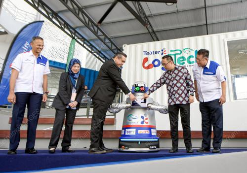 PERASMIAN TEATER LOGTECH DAN TALEN BRIDGE UM