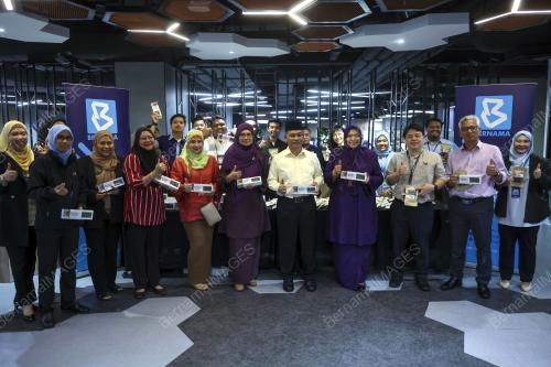 DATUK DR MOHD NA'IM MOKHTAR