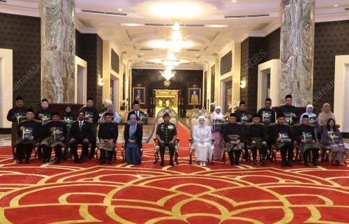 AL-SULTAN ABDULLAH RI'AYATUDDIN AL-MUSTAFA BILLAH SHAH