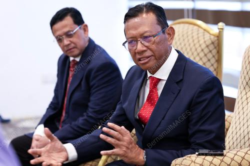 DATUK SERI AHMAD SHABERY CHEEK