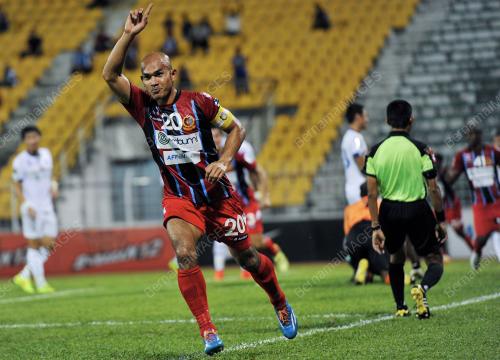 KL29_13082014_BOLA