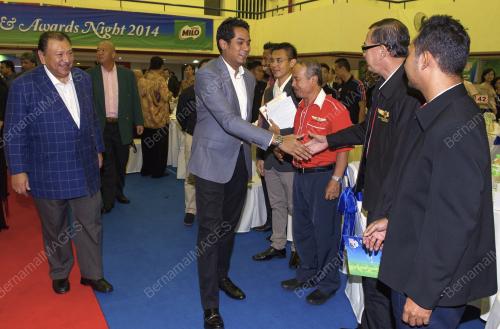KL29_13122014_MOM
