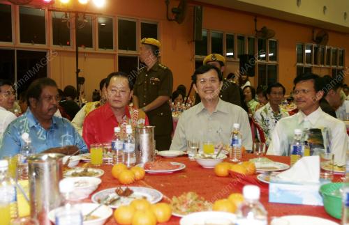 RAJA NONG CHIK