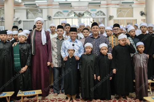 DATUK DR MOHD NA'IM MOKHTAR