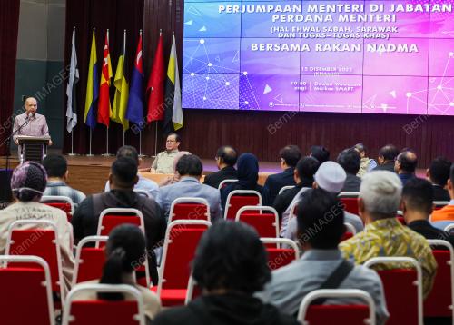 DATUK ARMIZAN MOHD ALI BERSAMA RAKAN NADMA