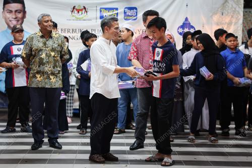 FAHMI FADZIL