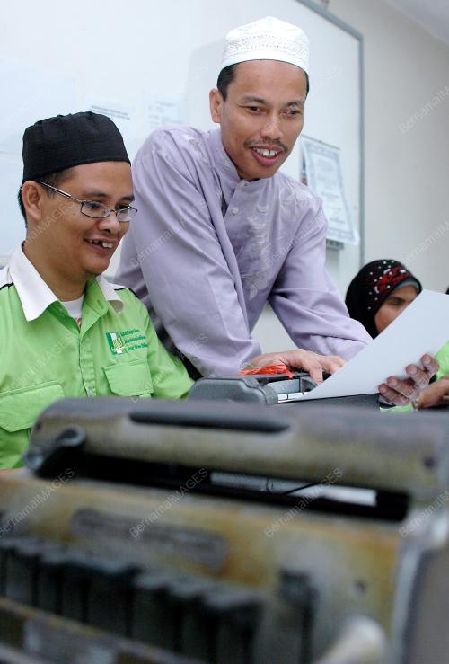 KL29_16052012_GURU_BUTA