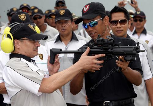 HISHAMMUDDIN TUN HUSSIEN