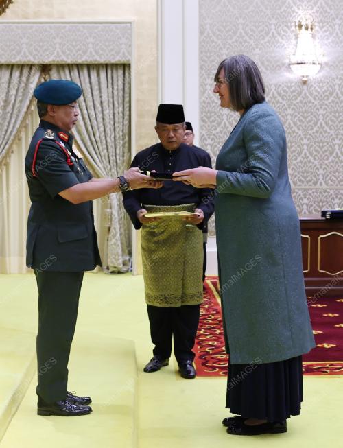 AL-SULTAN ABDULLAH RI'AYATUDDIN AL-MUSTAFA BILLAH SHAH