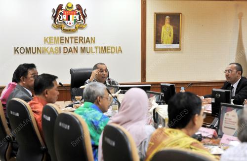 KL29_17112016_MESYUARAT