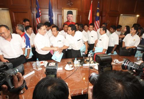 KHAIRY JAMALUDDIN