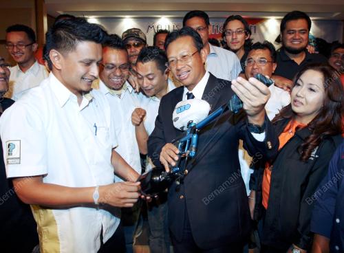 DATUK SERI AHMAD SHABERY CHEEK