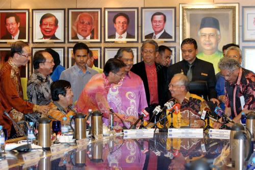 MOHD NAJIB TUN ABDUL RAZAK