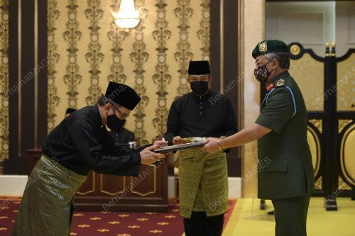 AL-SULTAN ABDULLAH RI'AYATUDDIN AL-MUSTAFA BILLAH SHAH 