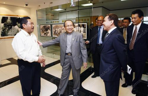 DR RAIS YATIM