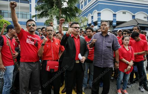KL29_20092016_BAJU_MERAH