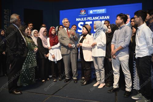 DATUK SERI MOHD REDZUAN YUSOF