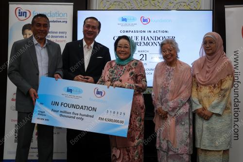 IJN SERAH RM4.5 JUTA KEPADA YAYASAN IJN
