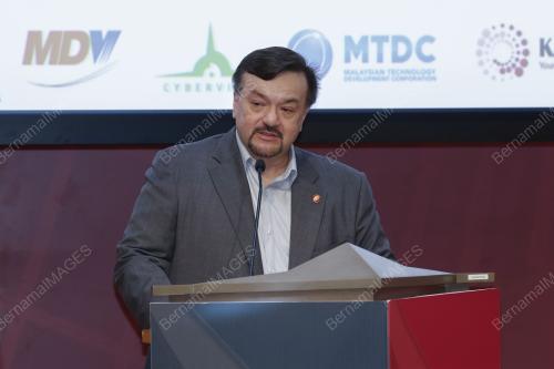 DATUK SERI AMIR HAMZAH AZIZAN