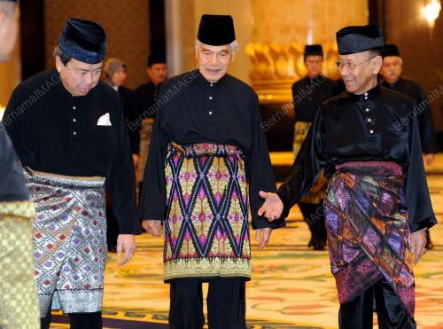 KL29_22022012_AGONG