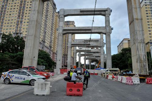 KREN JATUH DI PERSIARAN ALAM DAMAI