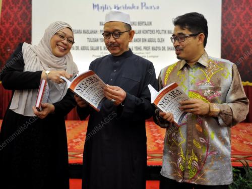 KL29_22062016_BUKU