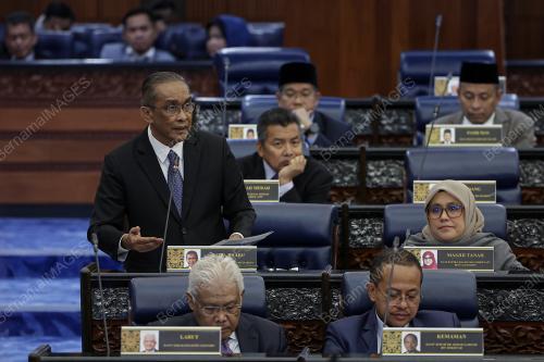 DATUK SERI TAKIYUDDIN HASSAN