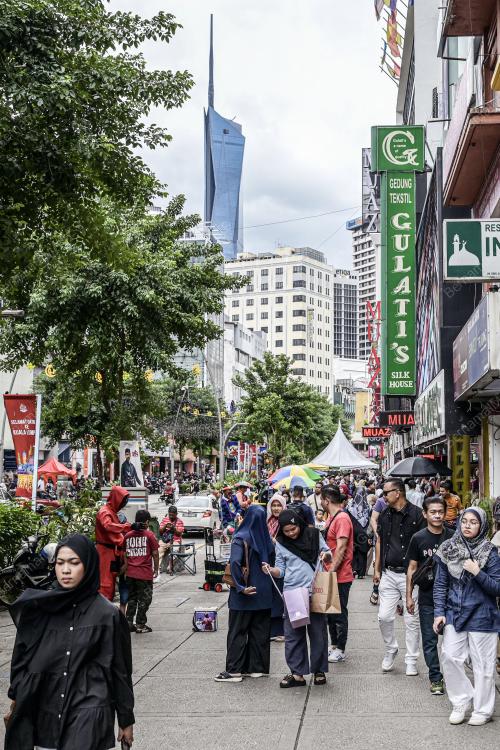 TINJAUAN SHOPPING RAYA