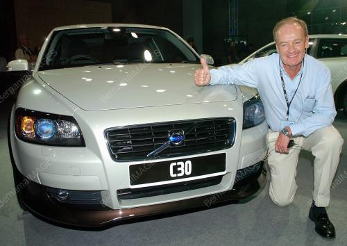 PELANCARAN KERETA VOLVO C30