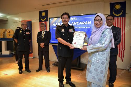 DATUK SERI AZAM BAKI
