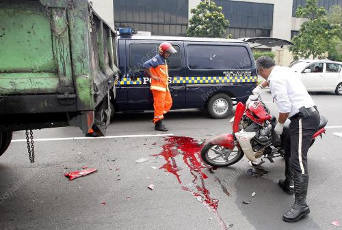 MAUT LANGGAR LORI DBKL