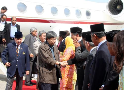 SULTAN SHARIFUDDIN IDRIS SHAH